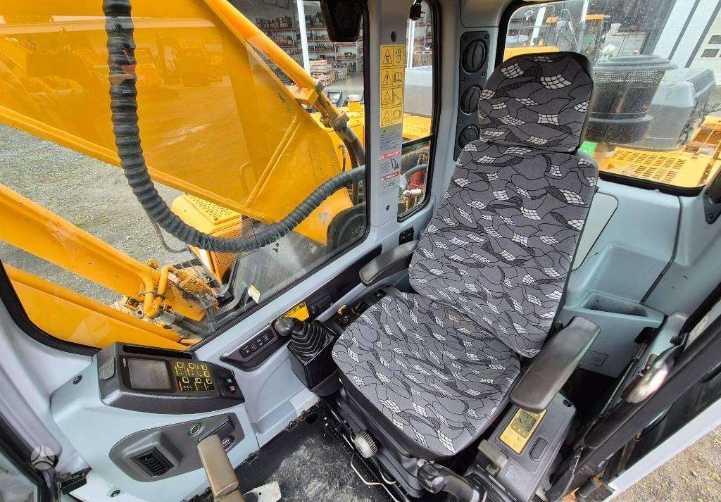 Hyundai ROBEX 320, excavator