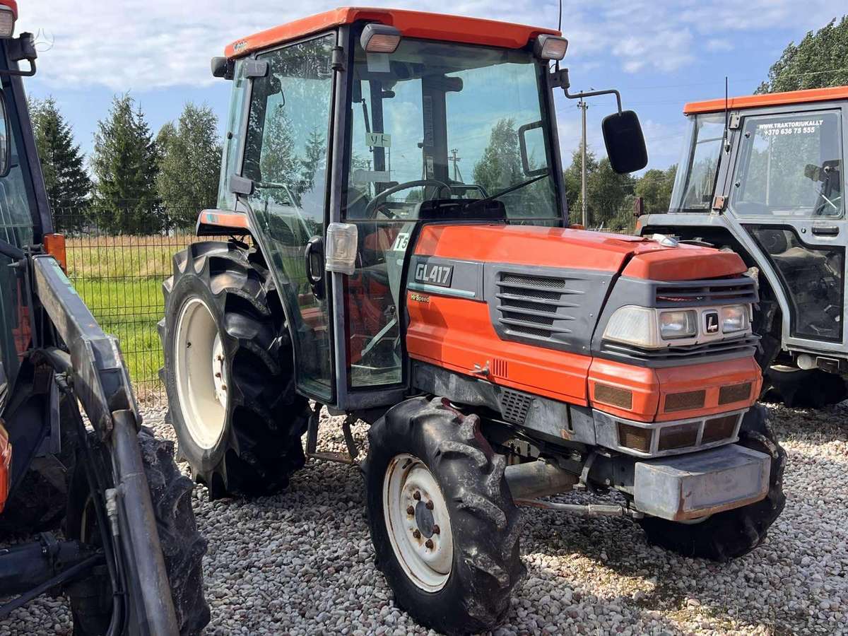 Kubota ĮVAIRIŲ MODELIŲ, traktoriai