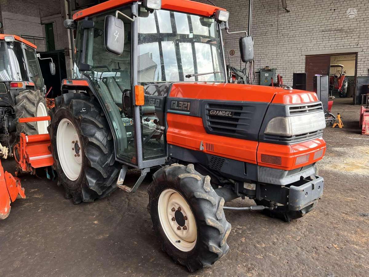 Kubota ĮVAIRIŲ MODELIŲ, tractors