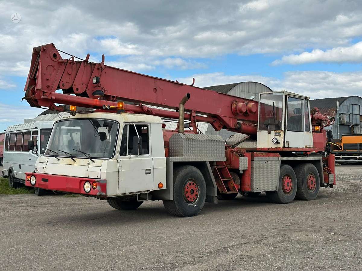 Tatra 815, 30t, с краном