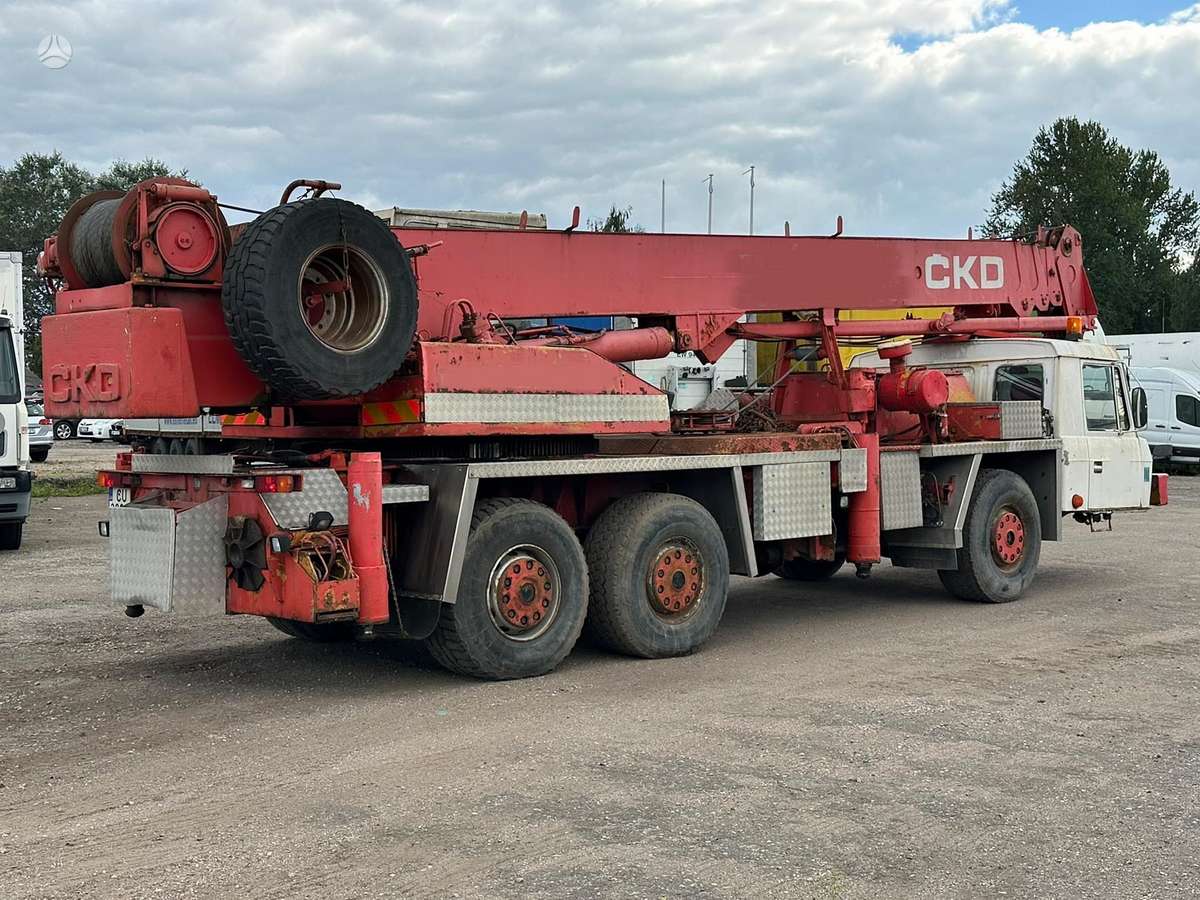Tatra 815, 30t, su kranu