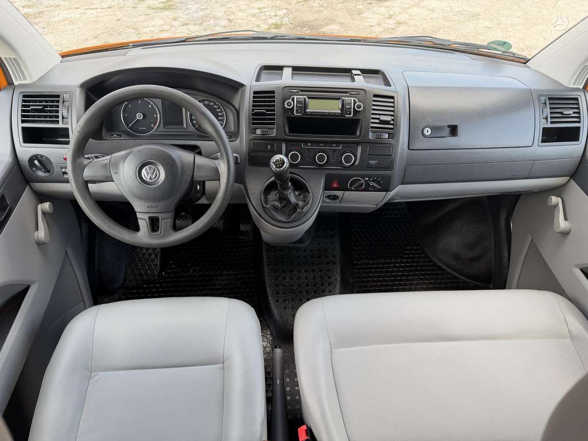 Volkswagen Transporter - 11