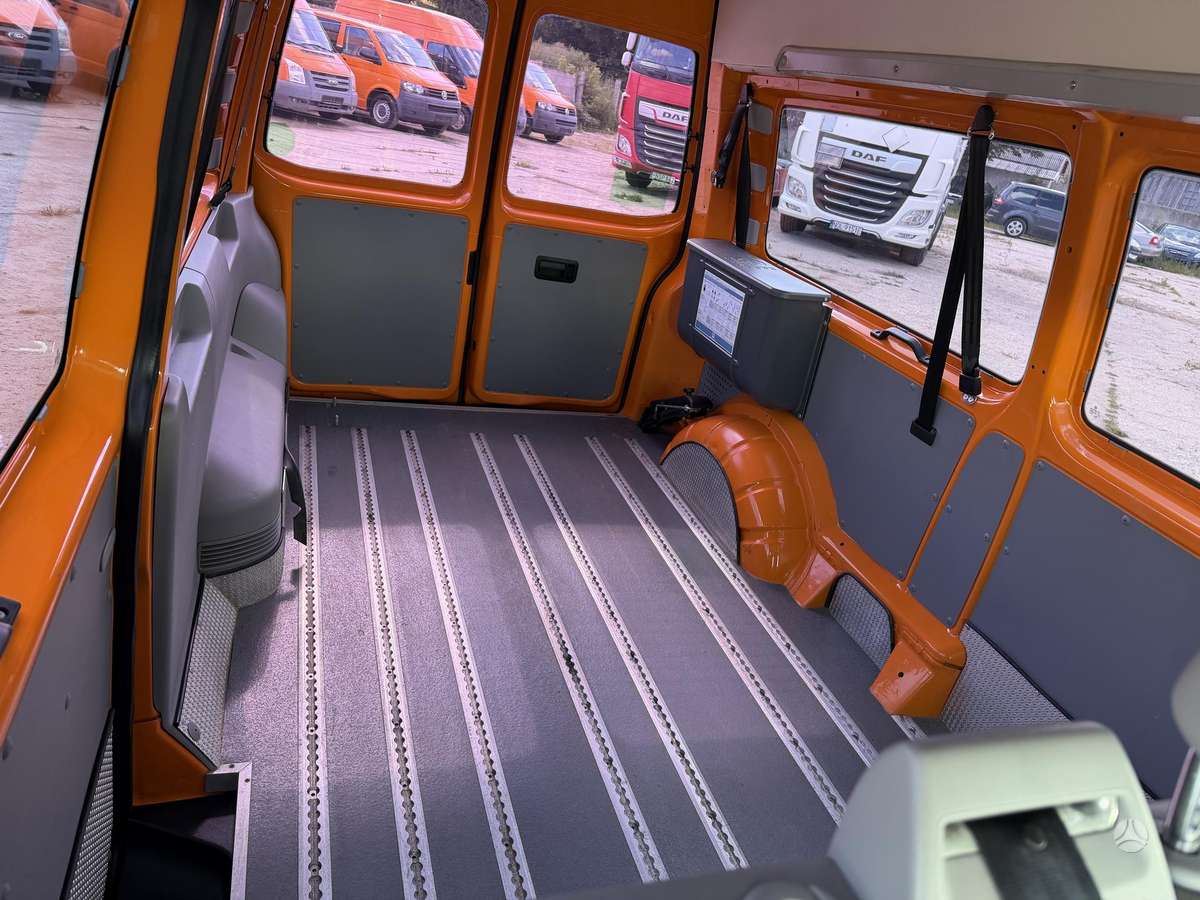 Volkswagen Transporter - 12