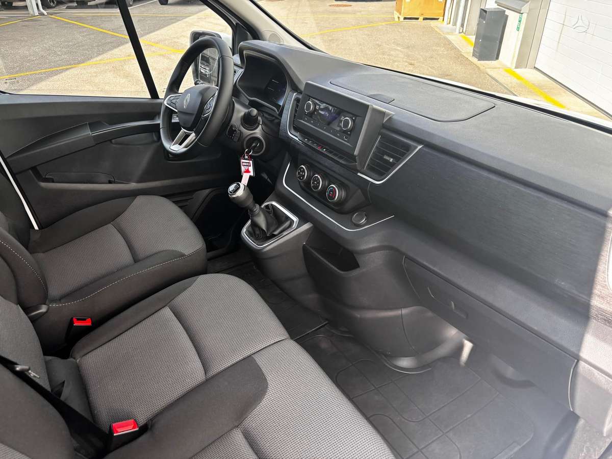 Renault Trafic - 8