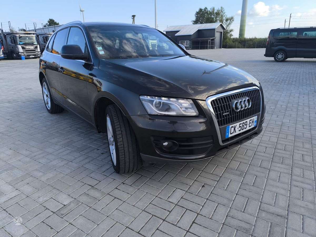 Audi Q5, 2.0 l., off-road / crossover