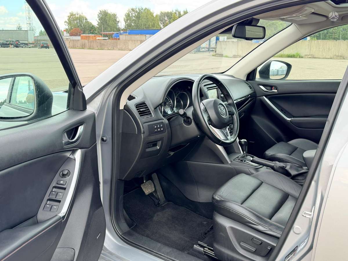 Mazda CX-5, 2.2 l., off-road / crossover