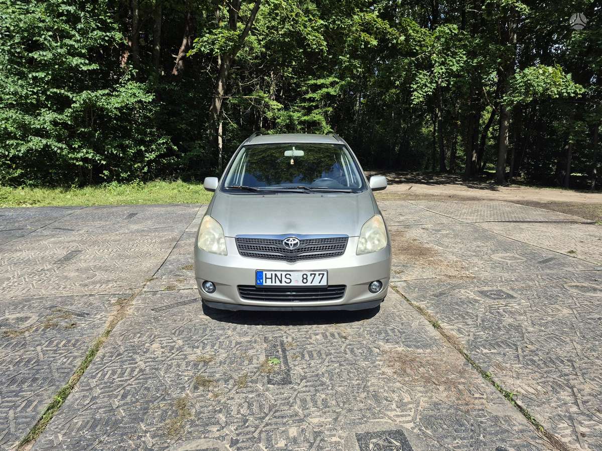 Toyota Corolla Verso - 1