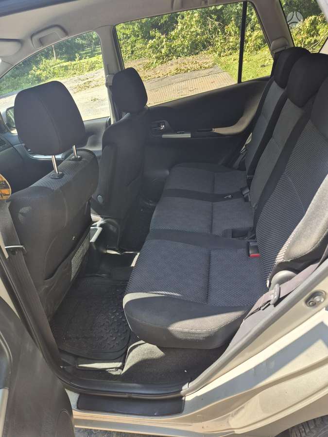 Toyota Corolla Verso - 7