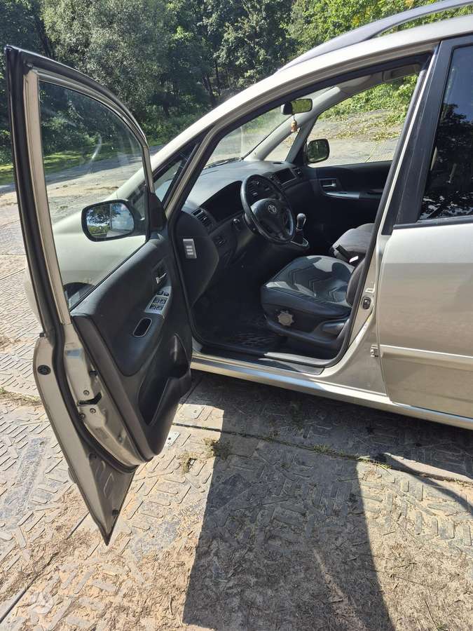 Toyota Corolla Verso - 9