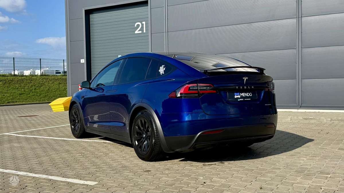 Tesla Model X - 2