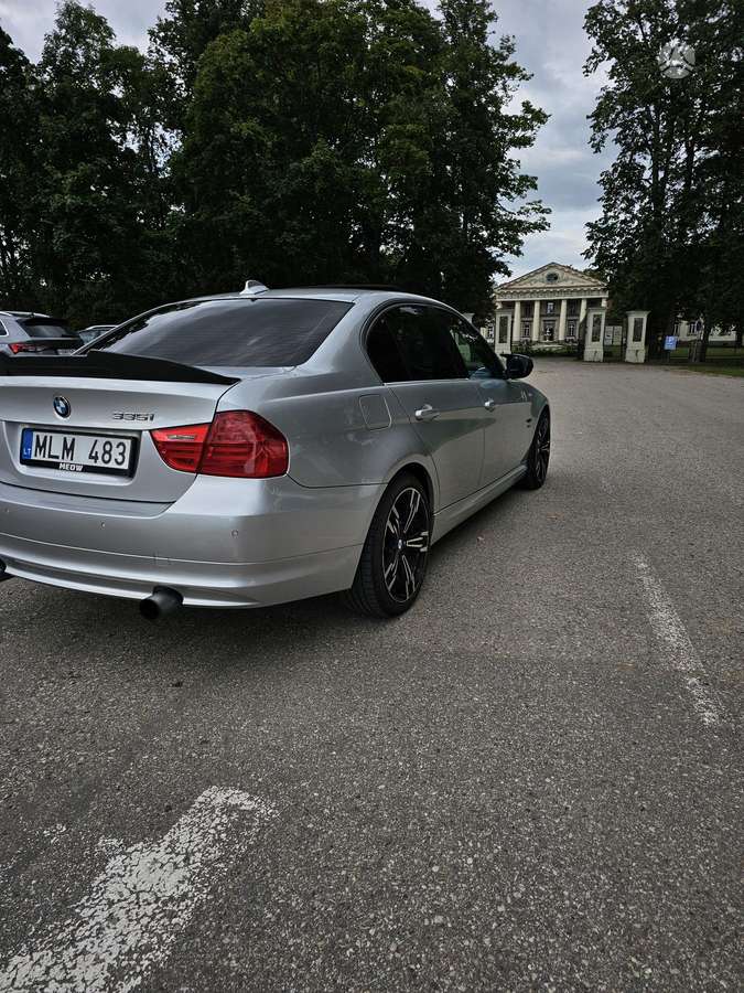 BMW 335, 3.0 l., Седан