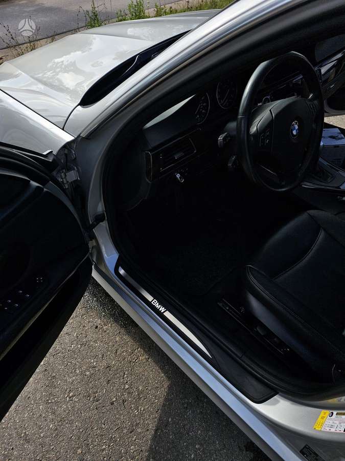 BMW 335, 3.0 l., Седан