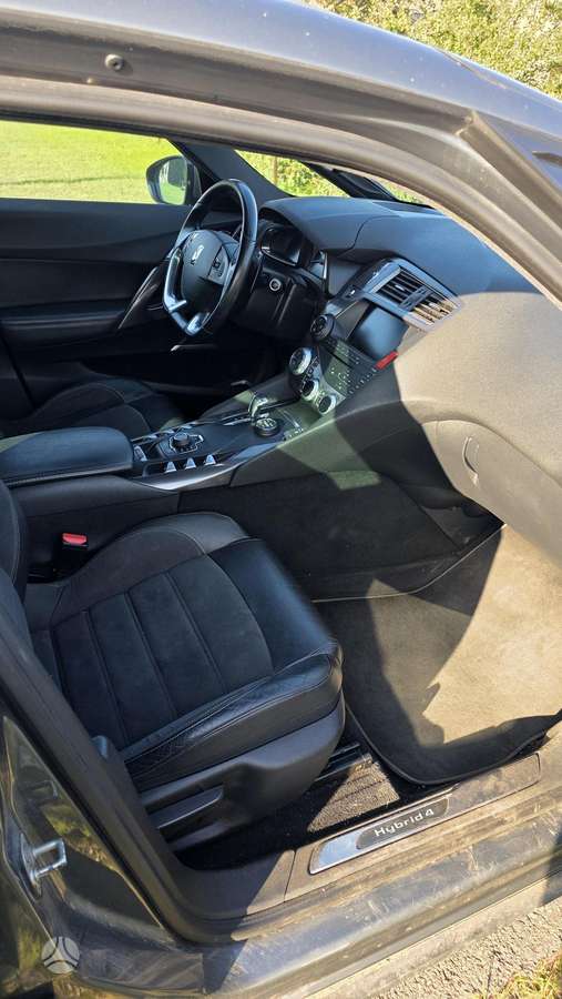 Citroen DS5, 2.0 l., Хэтчбек