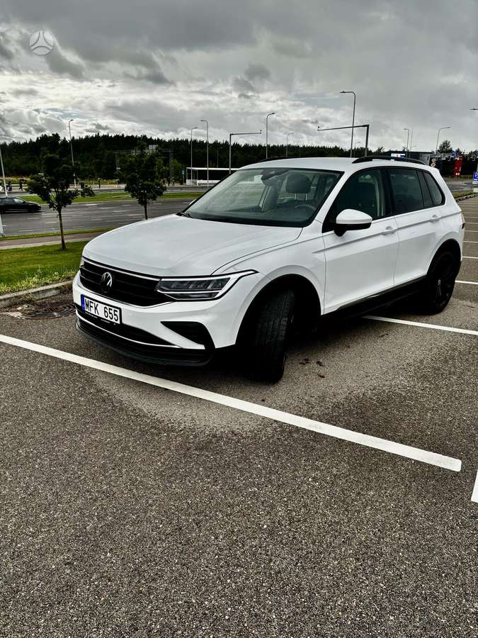 Volkswagen Tiguan - 1