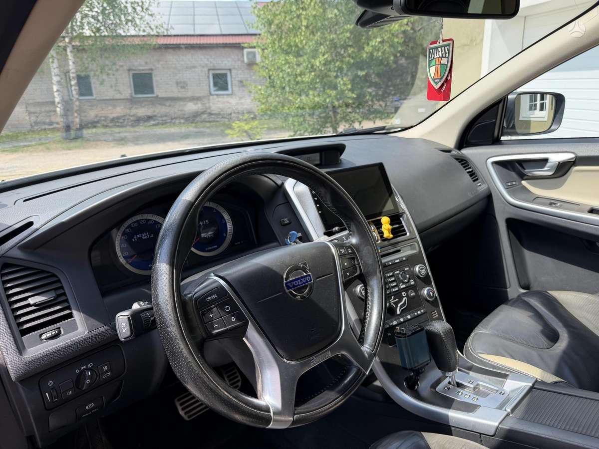 Volvo XC60 - 8