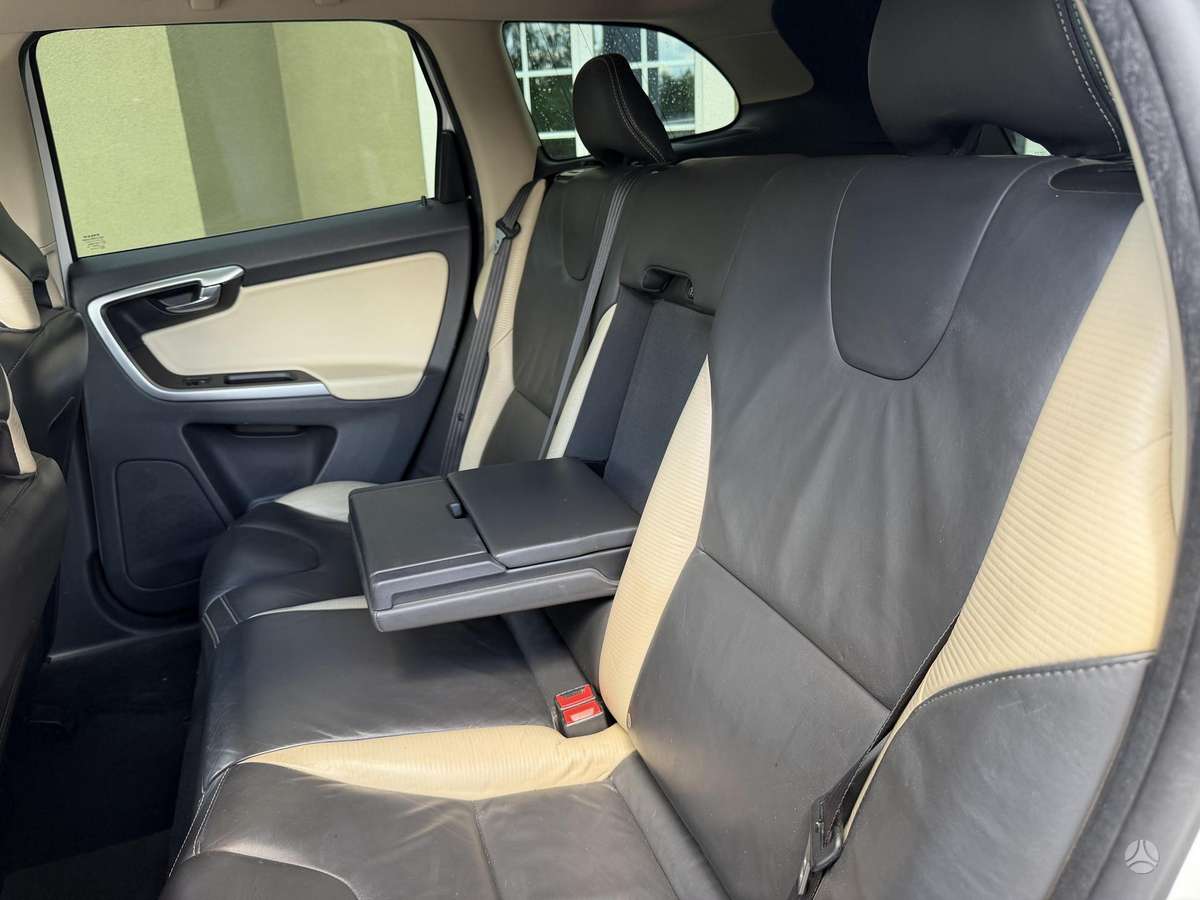 Volvo XC60 - 11