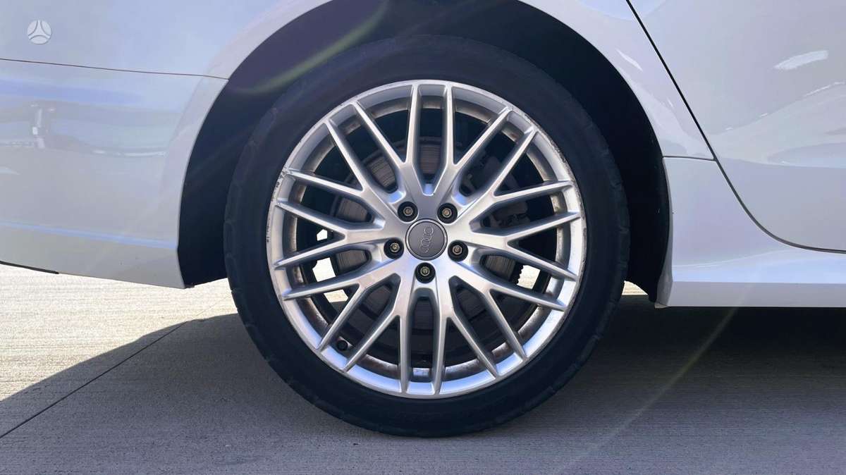 Audi A6, 2.0 l., Седан