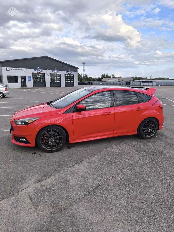 Ford Focus ST, 2.0 l., hatchback