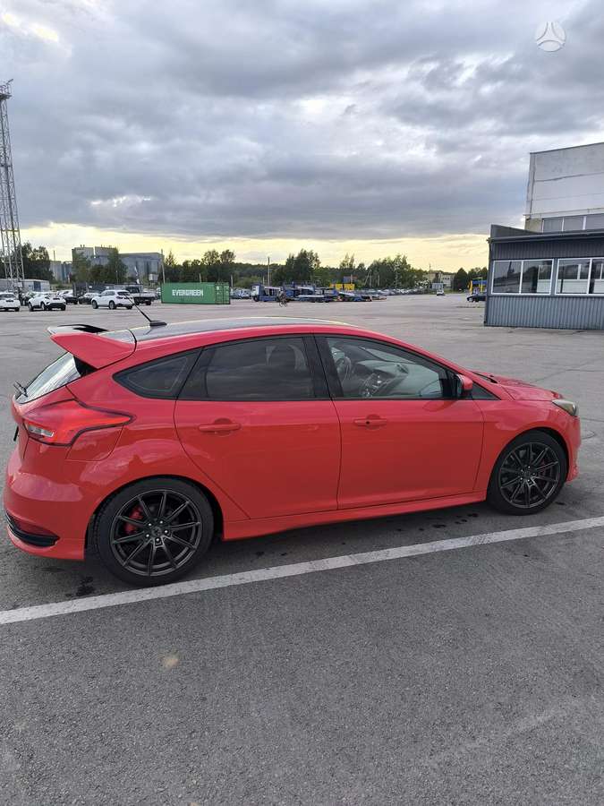 Ford Focus ST, 2.0 l., hatchback