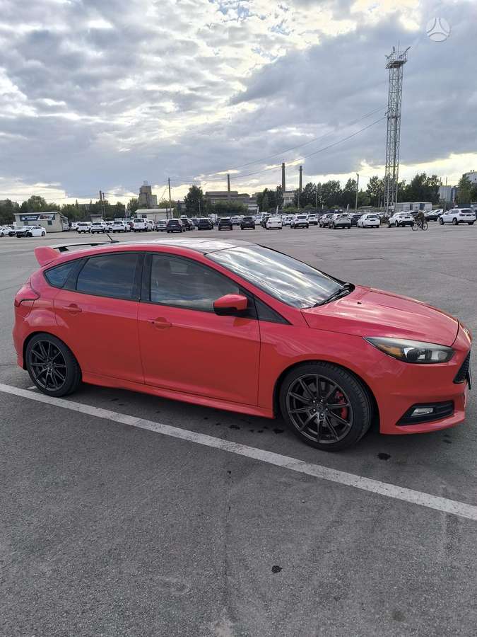 Ford Focus ST, 2.0 l., hatchback