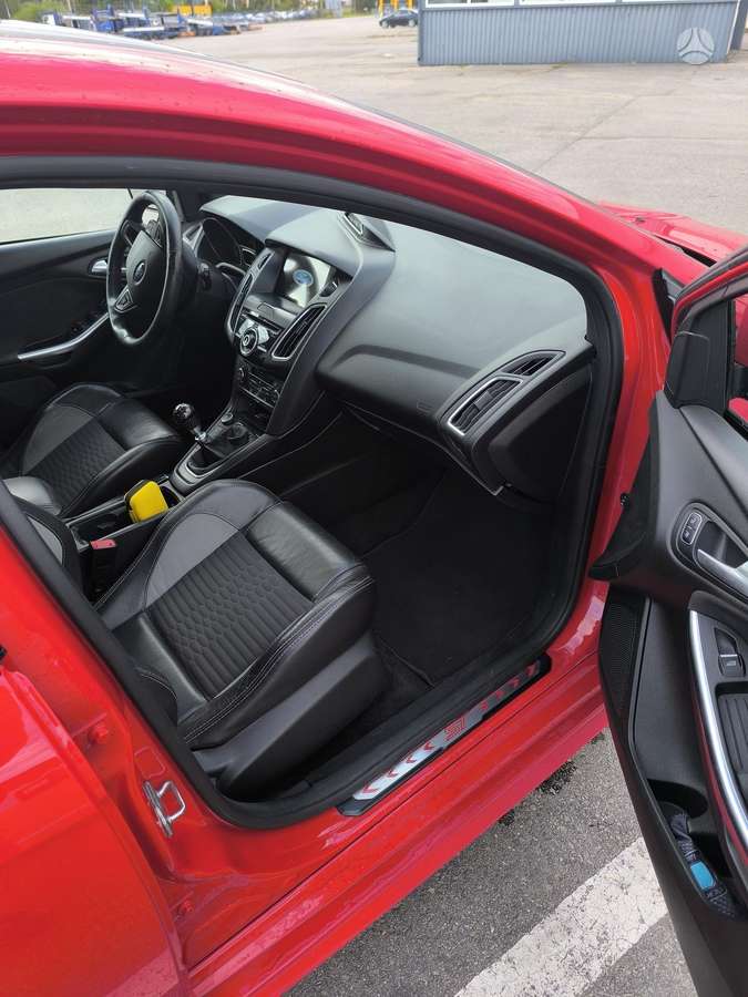 Ford Focus ST, 2.0 l., hatchback