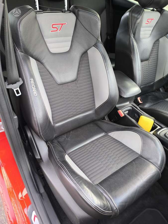 Ford Focus ST, 2.0 l., hatchback