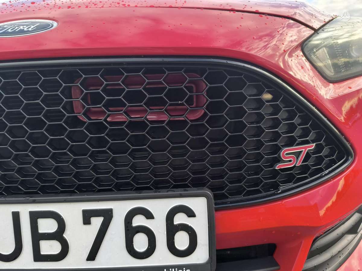 Ford Focus ST, 2.0 l., hatchback