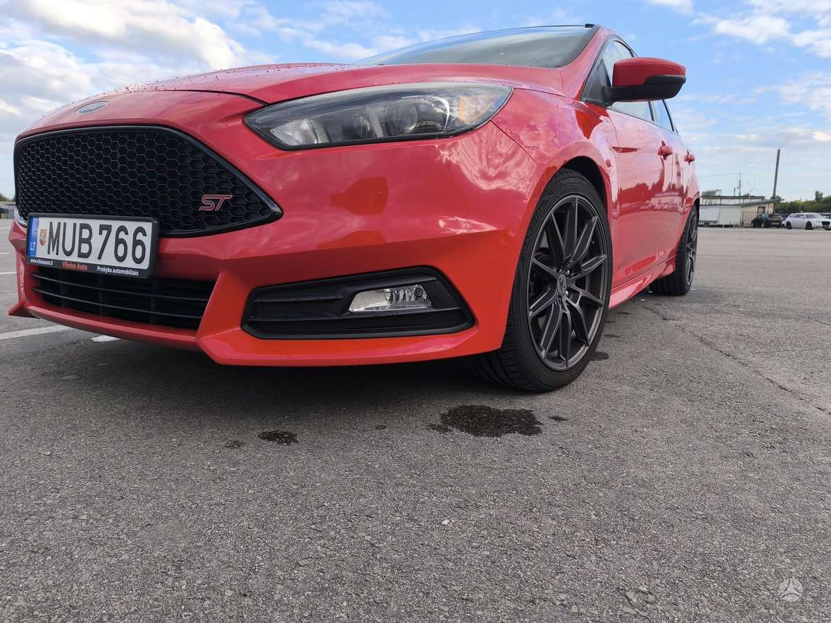 Ford Focus ST, 2.0 l., hatchback