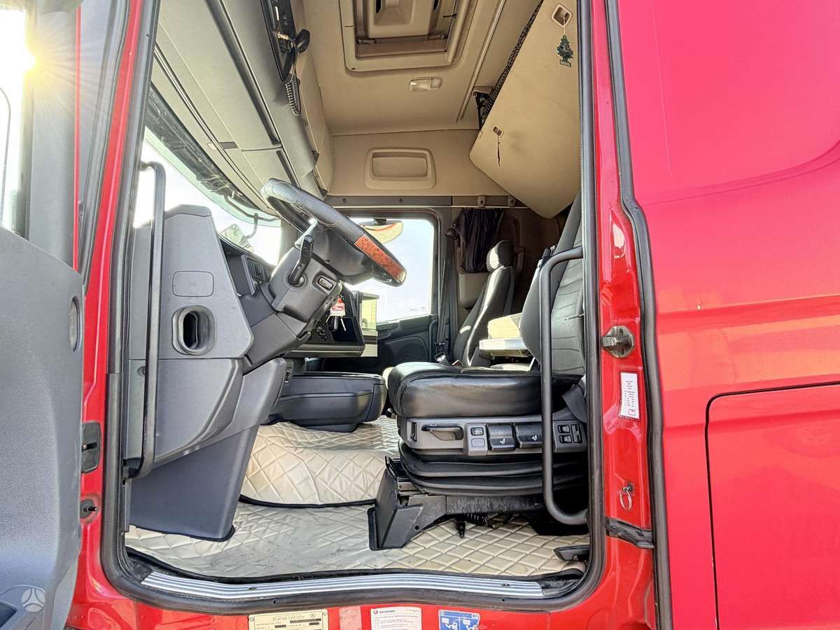 Scania R450, double sleeper