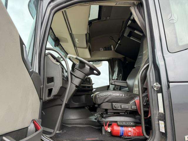 Volvo FH500 (MEGA)+ADR+HYDRAULICS, double sleeper