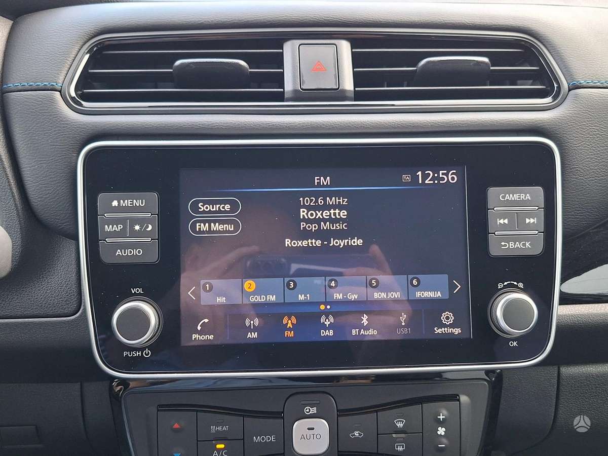 Nissan Leaf, hečbekas