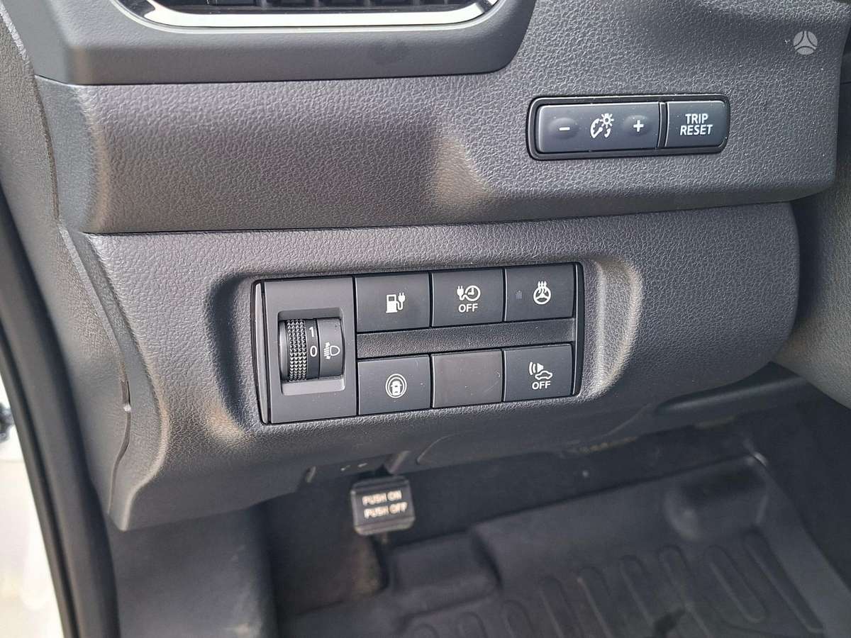 Nissan Leaf, hečbekas