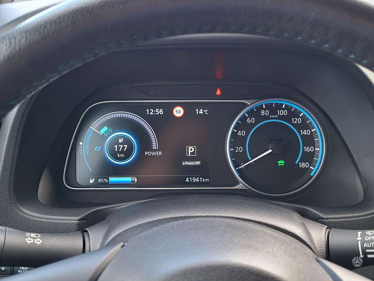Nissan Leaf, hečbekas