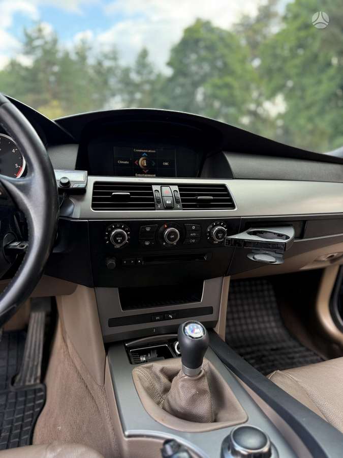 BMW 520, 2.0 l., Седан