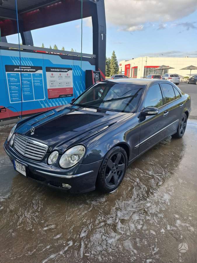 Mercedes-Benz E270, 2.7 l., Седан