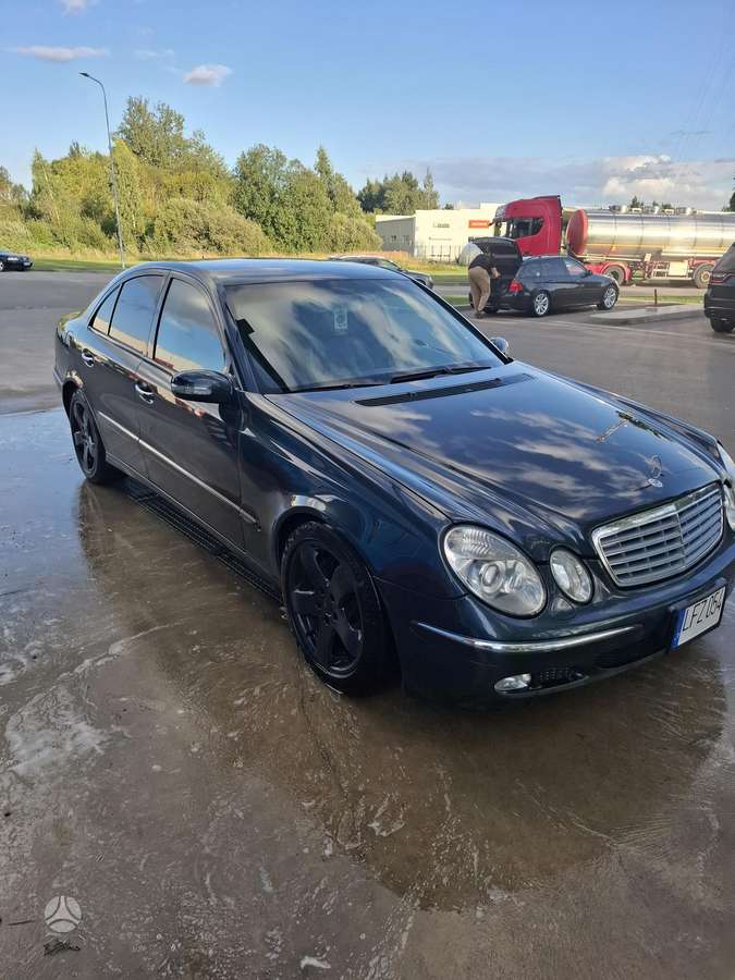 Mercedes-Benz E270, 2.7 l., Седан
