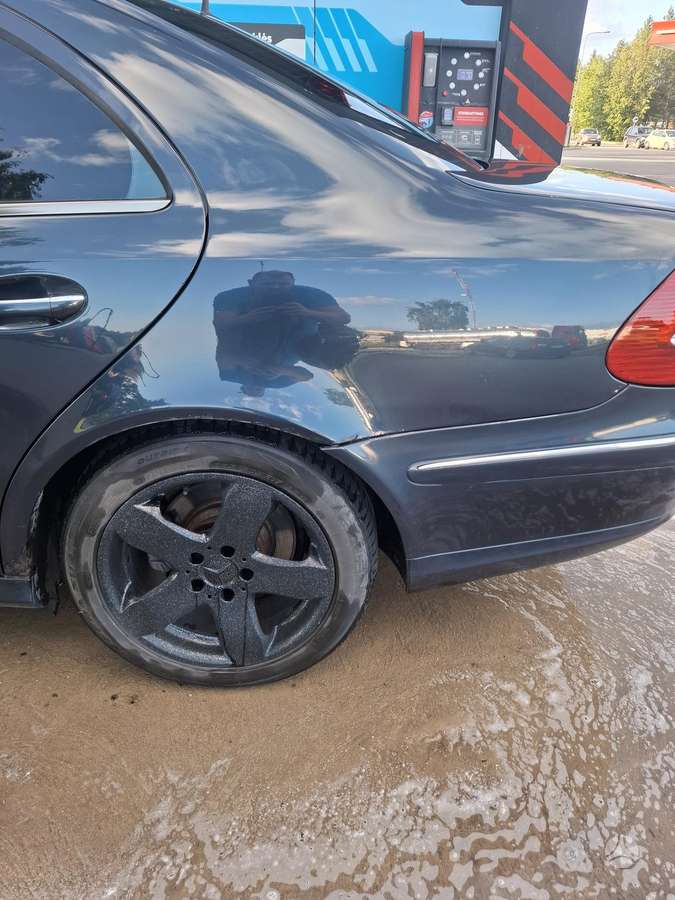 Mercedes-Benz E270, 2.7 l., Седан