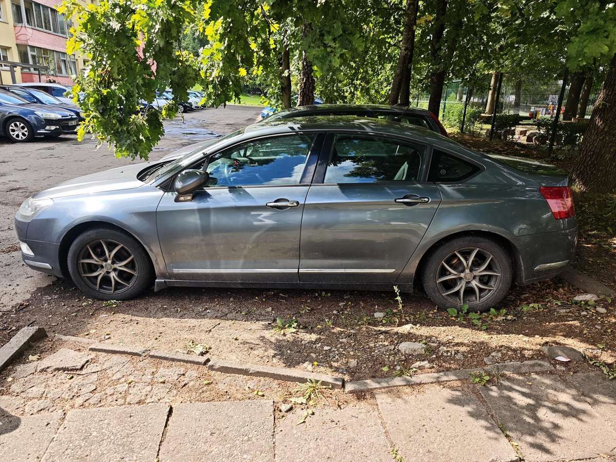 Citroen C5, 2.0 l., Седан
