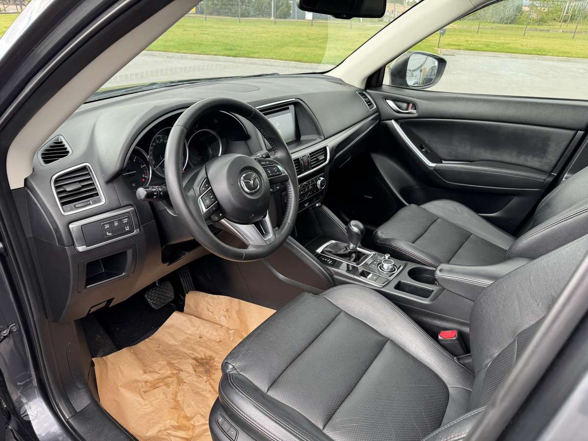 Mazda CX-5, 2.2 l., off-road / crossover
