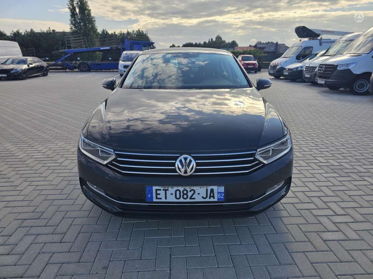 Volkswagen Passat - 2
