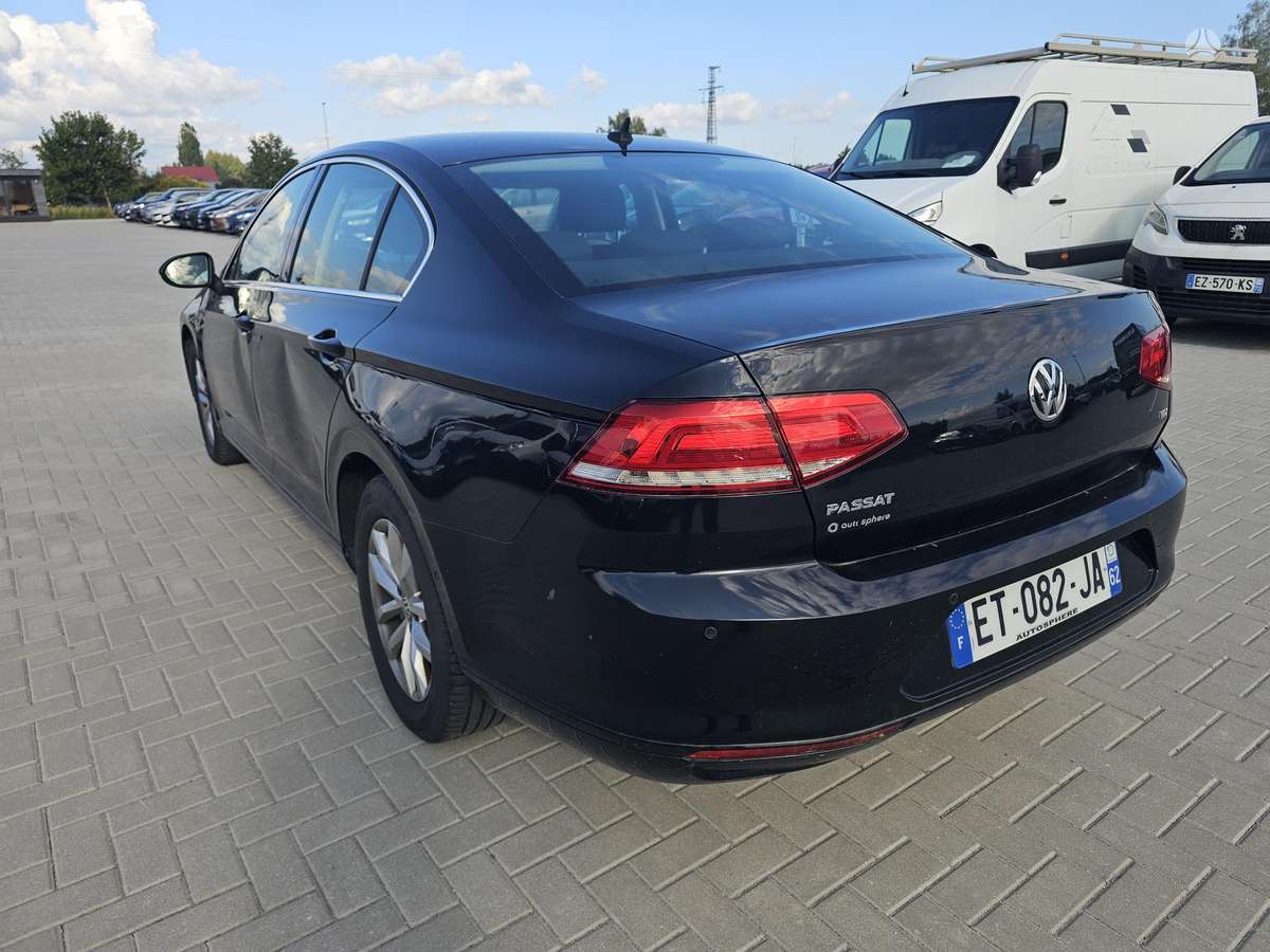 Volkswagen Passat - 4