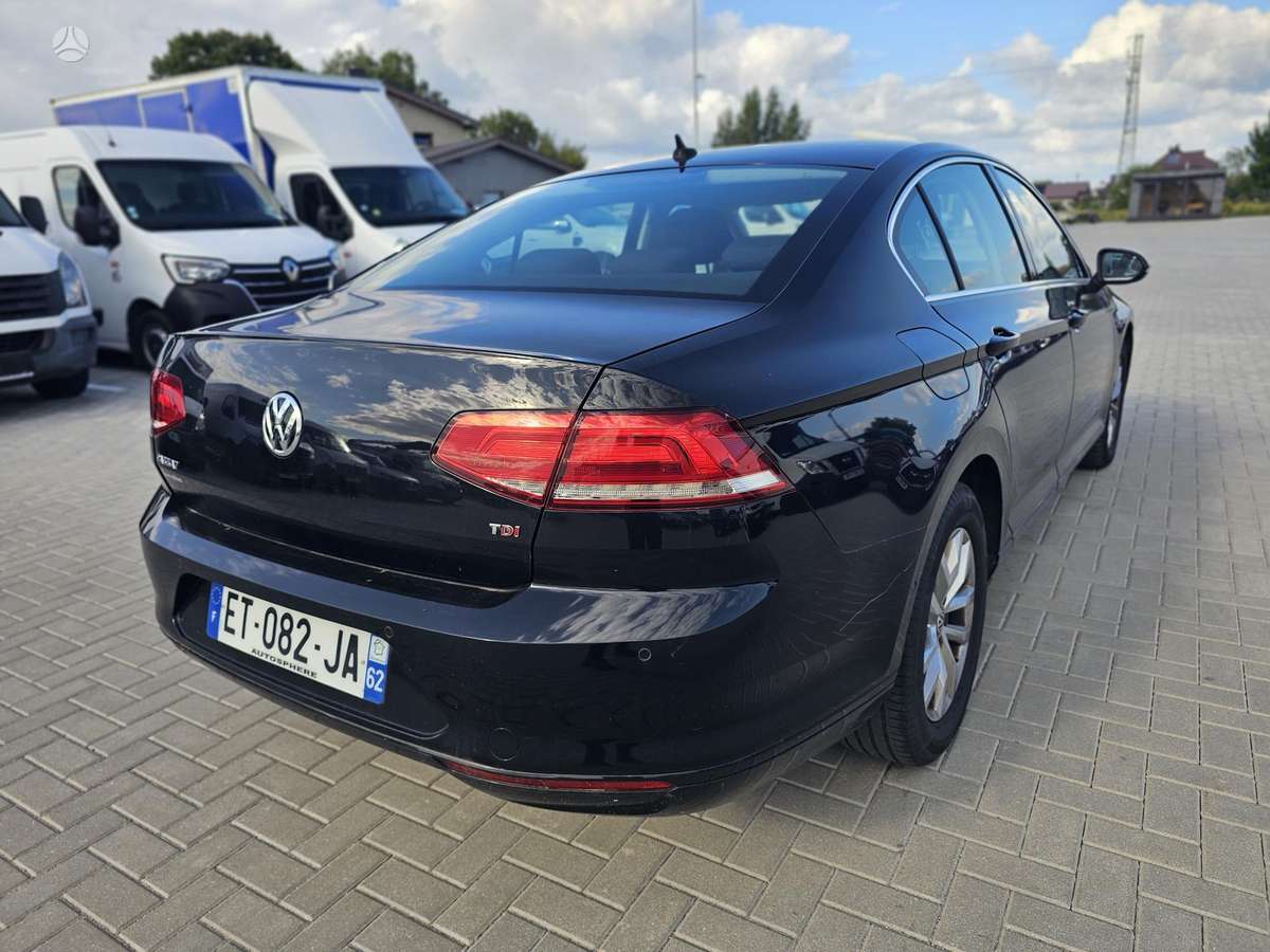 Volkswagen Passat - 6