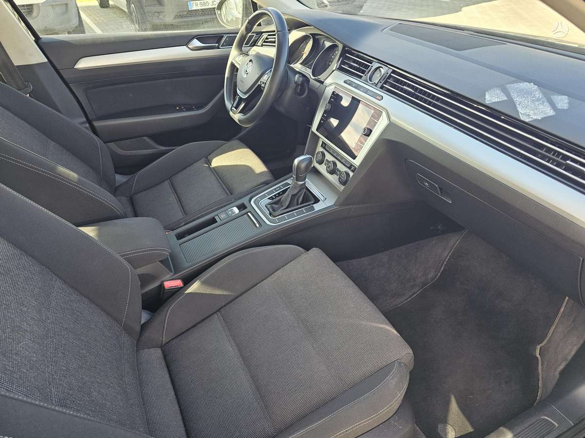 Volkswagen Passat - 10