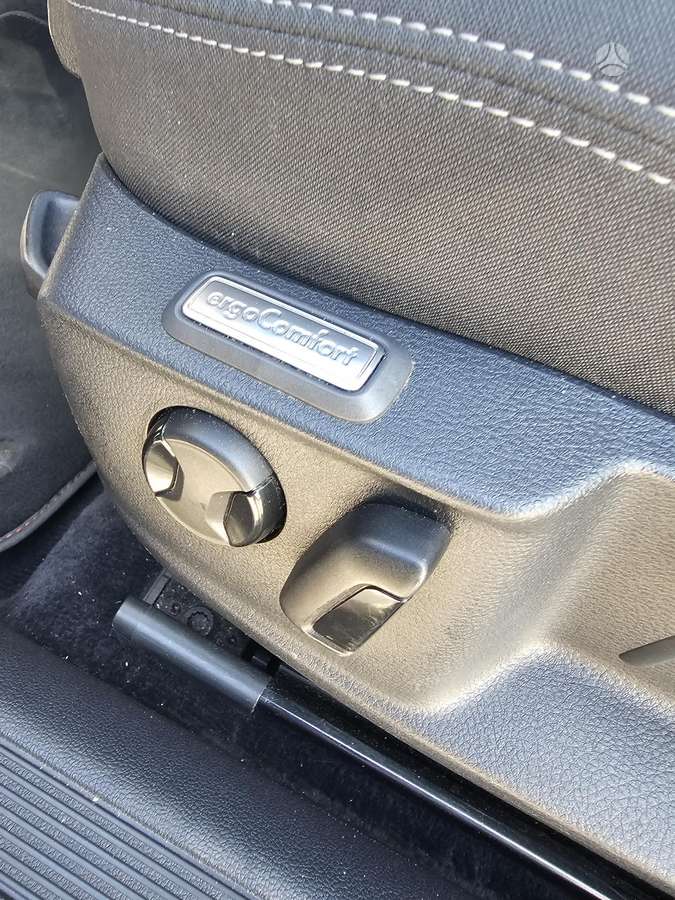 Volkswagen Passat - 9
