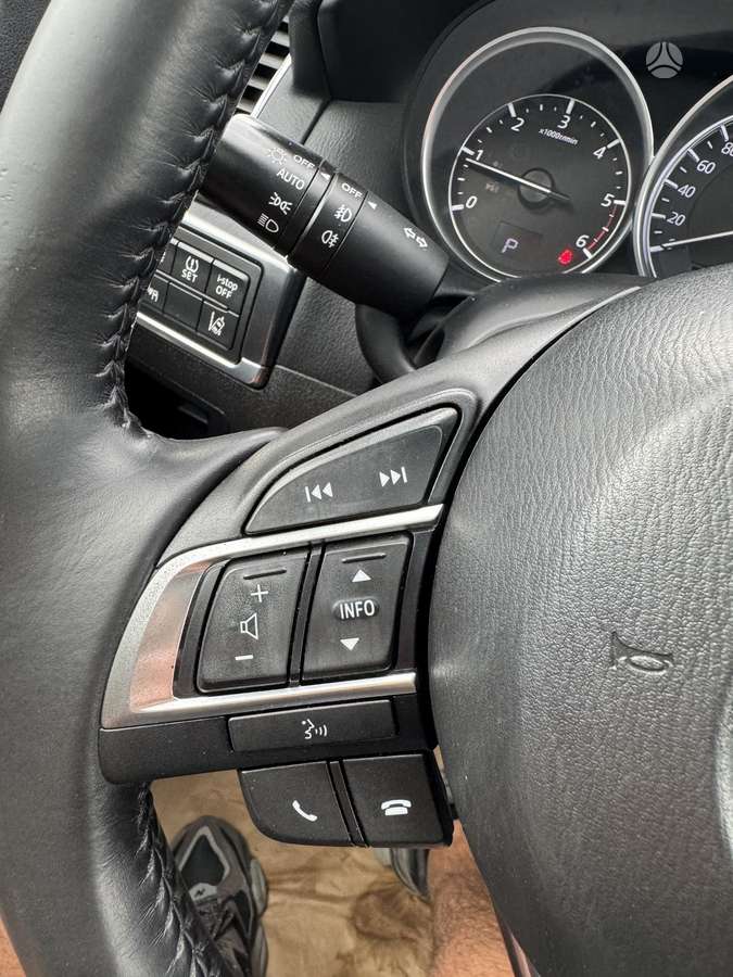 Mazda CX-5, 2.2 l., off-road / crossover