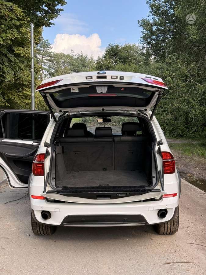 BMW X5, 3.0 l., off-road / crossover