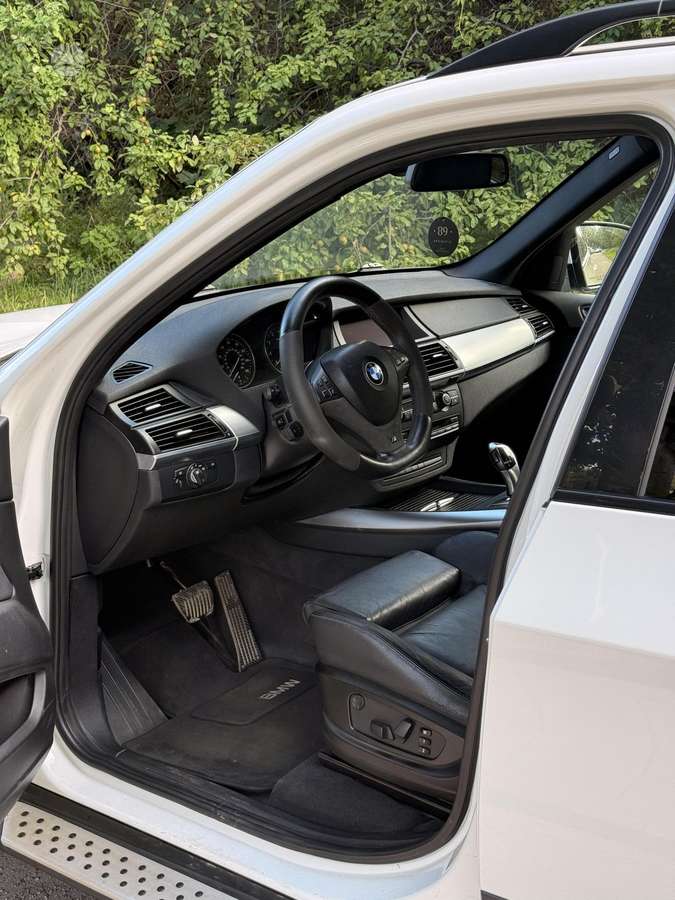 BMW X5, 3.0 l., off-road / crossover