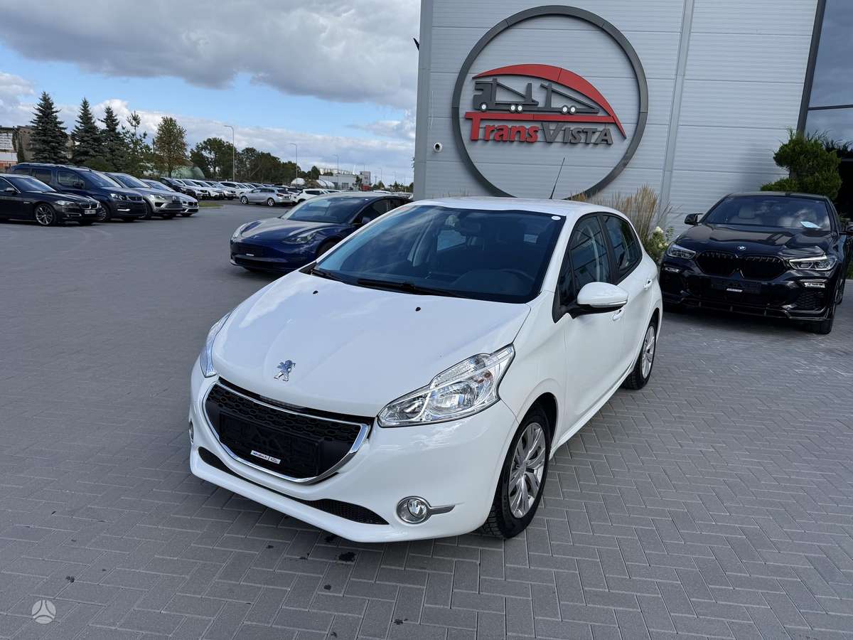 Peugeot 208, 1.2 l., hatchback