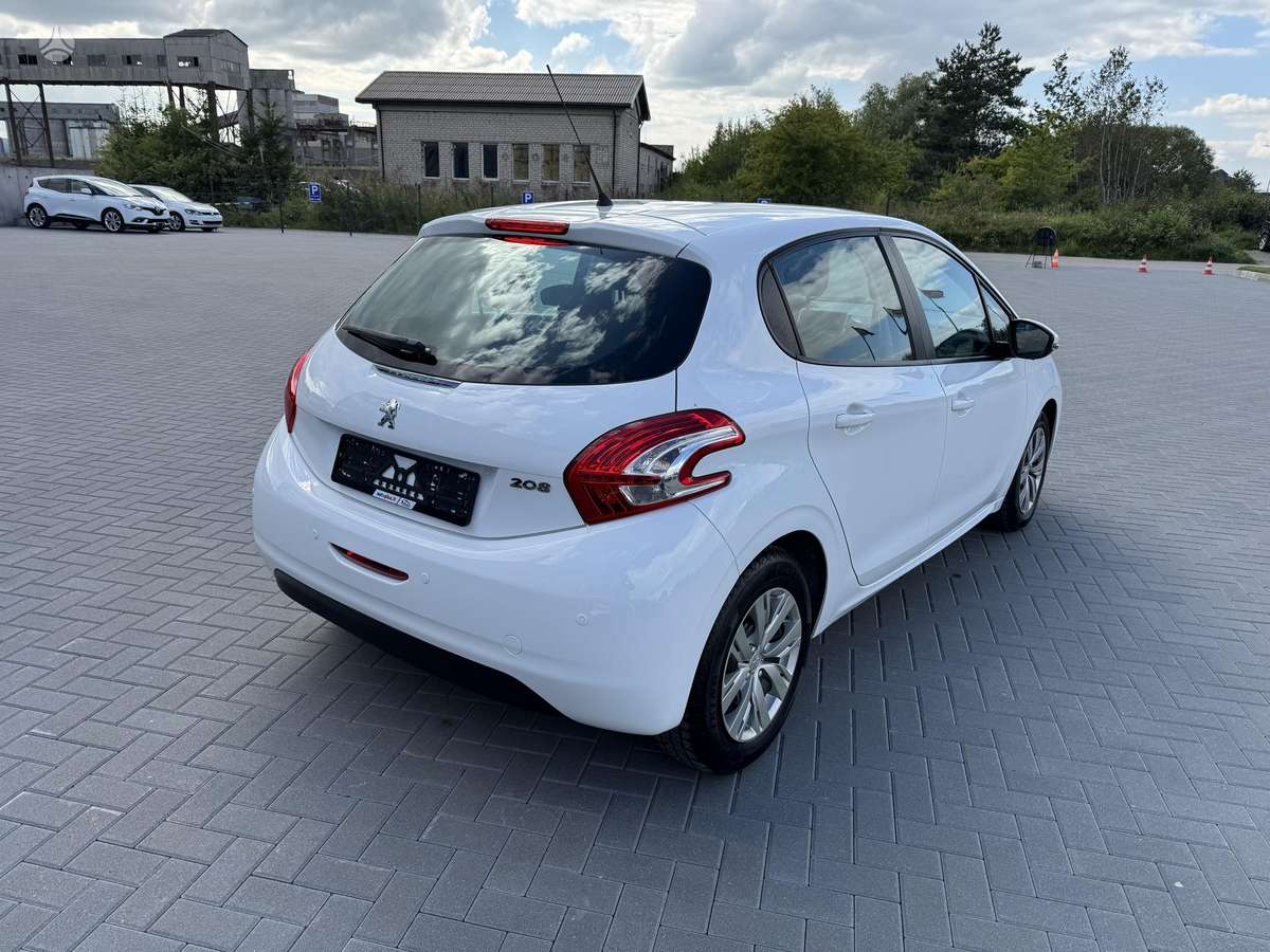 Peugeot 208, 1.2 l., hatchback