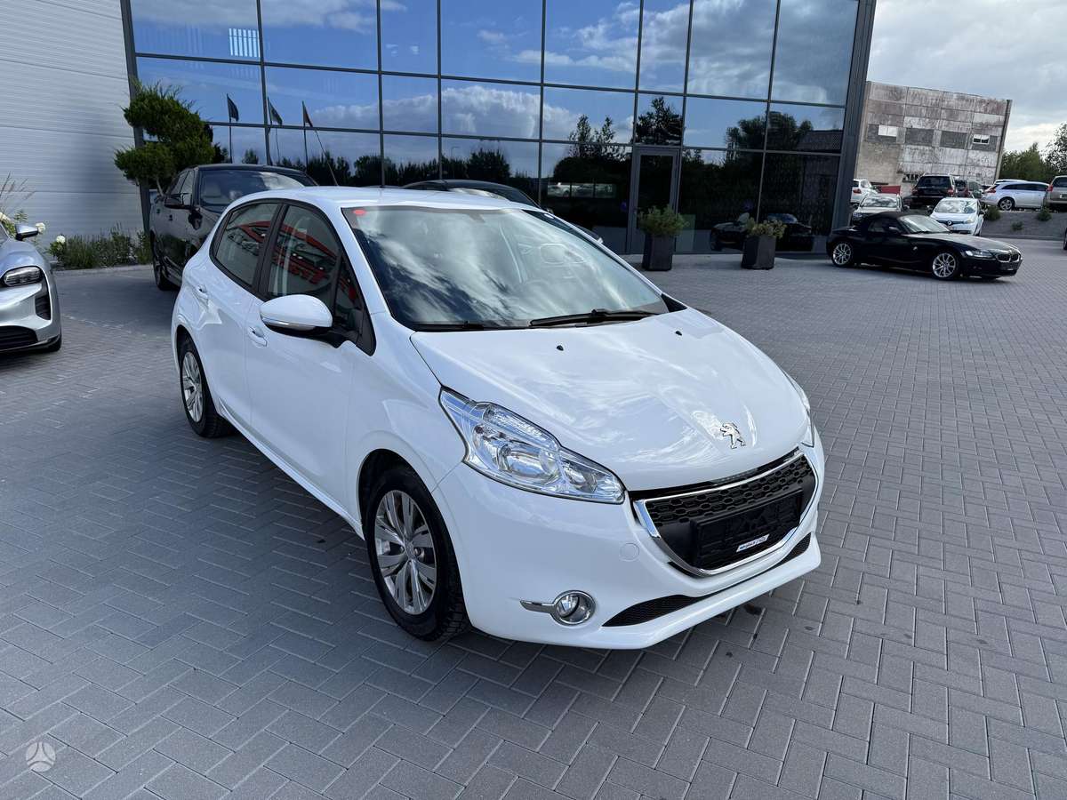 Peugeot 208, 1.2 l., hatchback